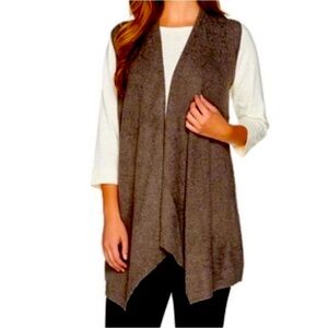 NWOT Barefoot Dreams Bamboo Chic Lite Calypso Vest Style 422